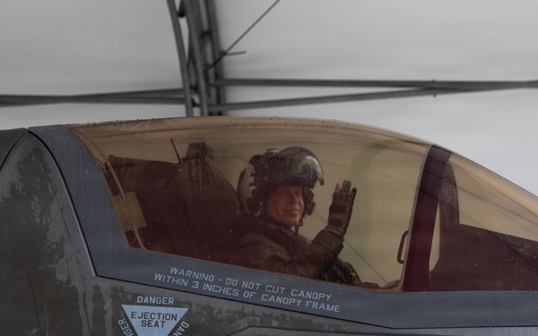 Maj Gen Annibale’s Final Flight at MCAS Iwakuni