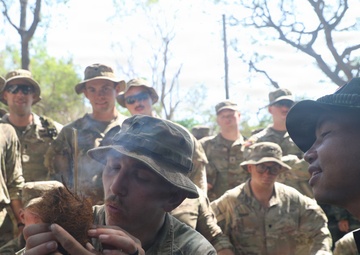 Hanuman Guardian | US Soldiers learn jungle survival from RTA Special Warfare Instructor