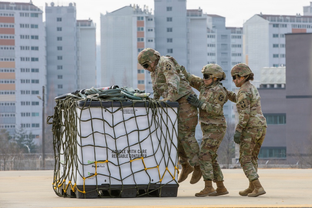 USAMMC-K conducts sling load exercise