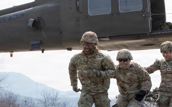 USAMMC-K conducts sling load exercise