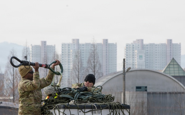 USAMMC-K conducts sling load exercise