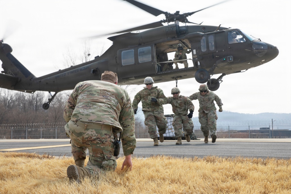 USAMMC-K conducts sling load exercise