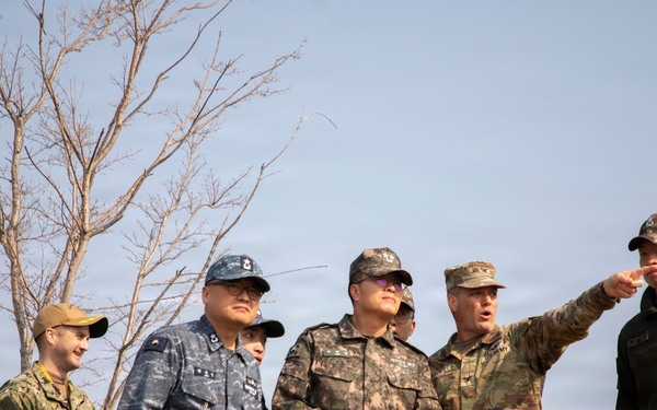 2CAB Commander briefs ROK 2nd Fleet Commanders on Talon Reach