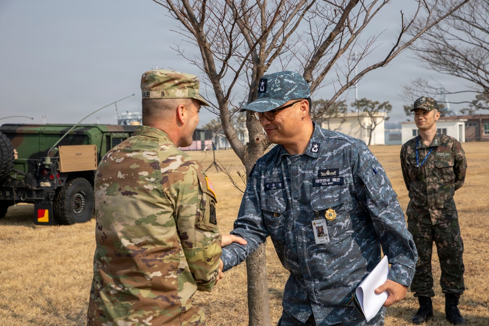 2CAB Commander briefs ROK 2nd Fleet Commanders on Talon Reach