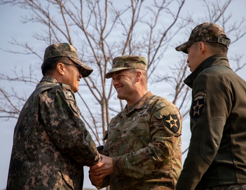 2CAB Commander briefs ROK 2nd Fleet Commanders on Talon Reach
