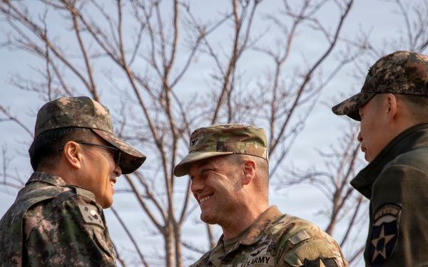 2CAB Commander briefs ROK 2nd Fleet Commanders on Talon Reach