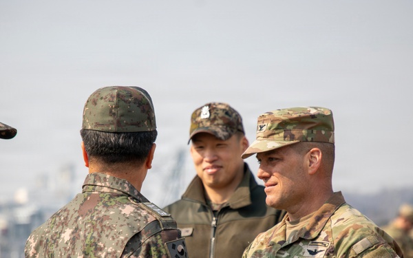 2CAB Commander briefs ROK 2nd Fleet Commanders on Talon Reach
