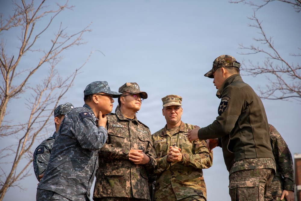 2CAB Commander briefs ROK 2nd Fleet Commanders on Talon Reach