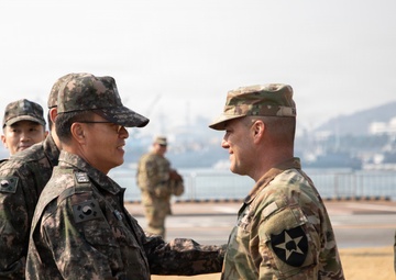 2CAB Commander briefs ROK 2nd Fleet Commanders on Talon Reach