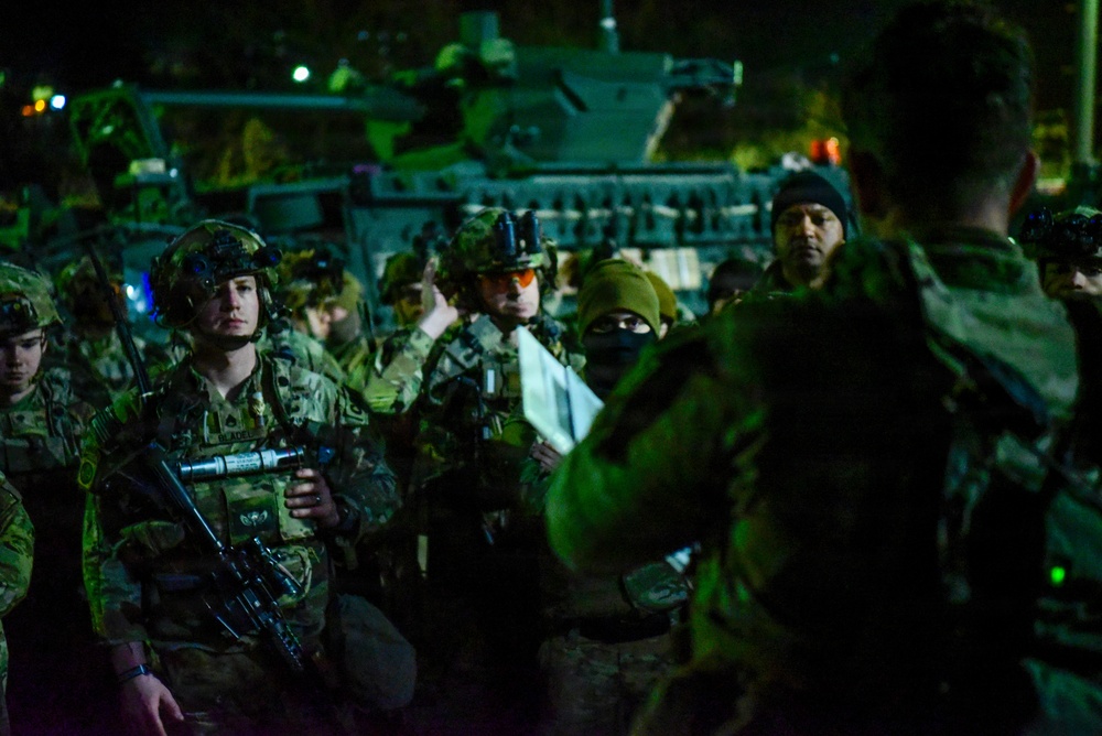 2-2 SBCT conducts tactical movement and defense training