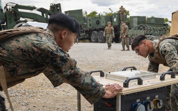 7th Communication Battalion Marines set up during Stormbreaker 26.2