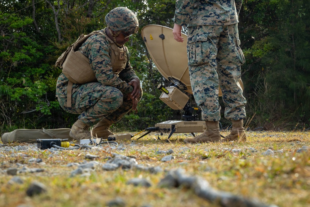 7th Communication Battalion Marines establish field communications capabilities during Stormbreaker 26.2