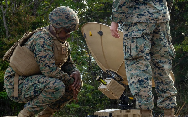 7th Communication Battalion Marines establish field communications capabilities during Stormbreaker 26.2