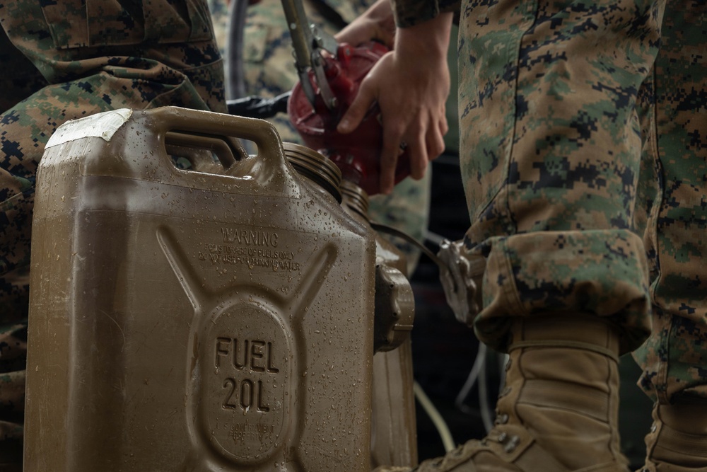 7th Communication Battalion Marines establish field communications capabilities during Stormbreaker 26.2
