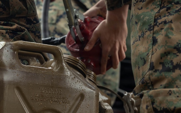 7th Communication Battalion Marines establish field communications capabilities during Stormbreaker 26.2