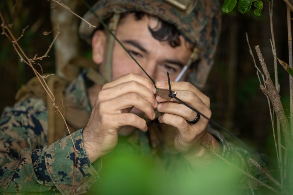 7th Communication Battalion Marines establish field communications capabilities during Stormbreaker 26.2
