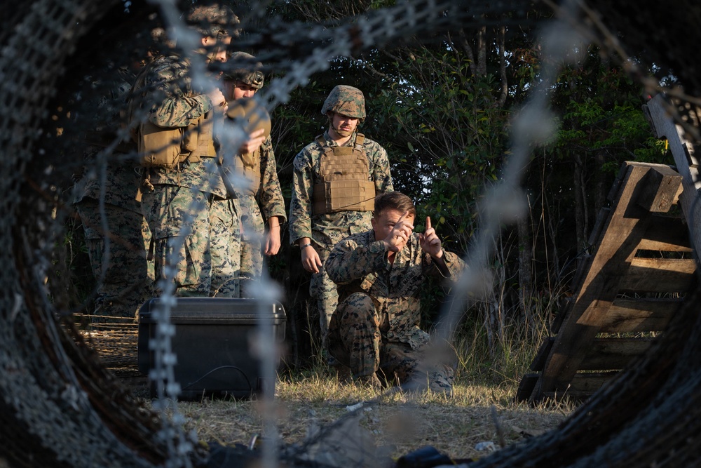 7th Communication Battalion Marines establish field communications capabilities during Stormbreaker 26.2