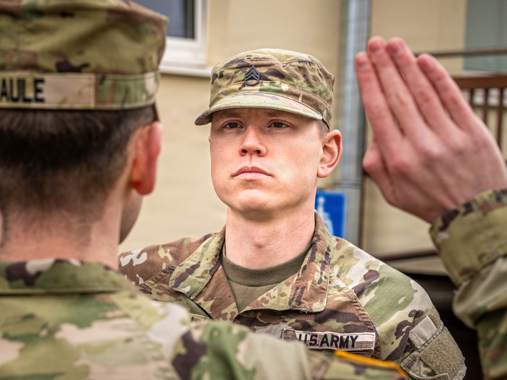 SSG Johnson Re-enlists with 10th AAMDC