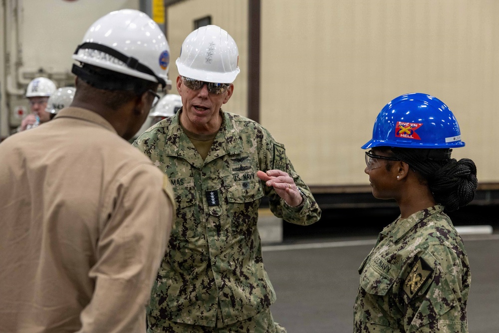 Fleet Forces visit the Truman