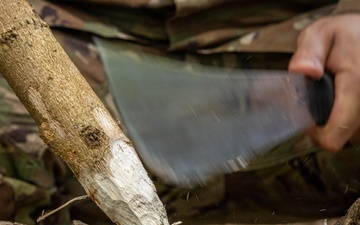 Jungle Operations Training Course - Panama: Machete techniques