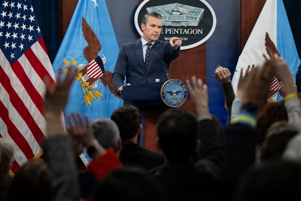 SW, CJCS Conduct Pentagon Press Briefing