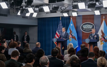 SW, CJCS Conduct Pentagon Press Briefing