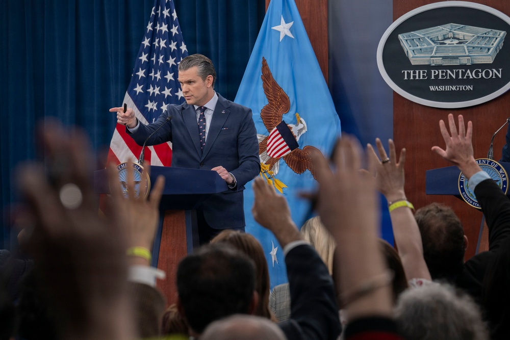 SW, CJCS Conduct Pentagon Press Briefing