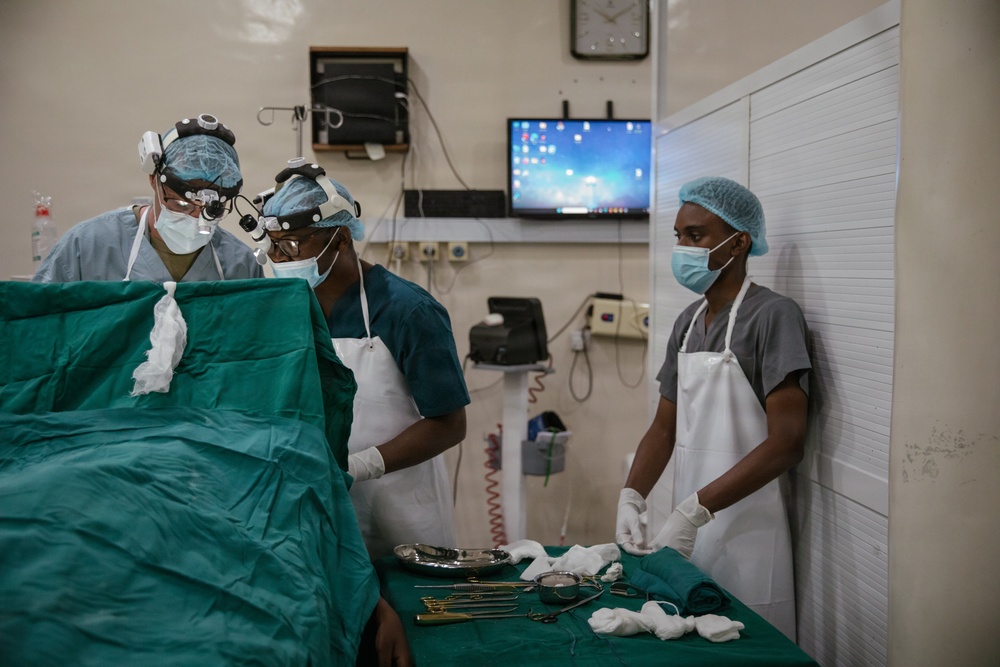 US, Tanzania medical professionals conduct otolaryngology surgery during Justified Accord 26