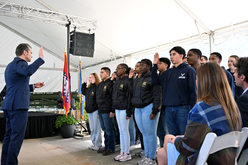 SECWAR visits Arkansas on Arsenal of Freedom Tour