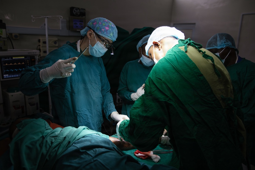 US Soldier performs surgery during the first-ever MEDREX in Tanzania as part of Justified Accord 2026