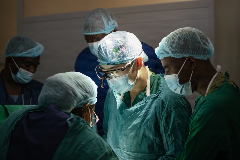 US Soldier performs surgery during the first-ever MEDREX in Tanzania as part of Justified Accord 2026