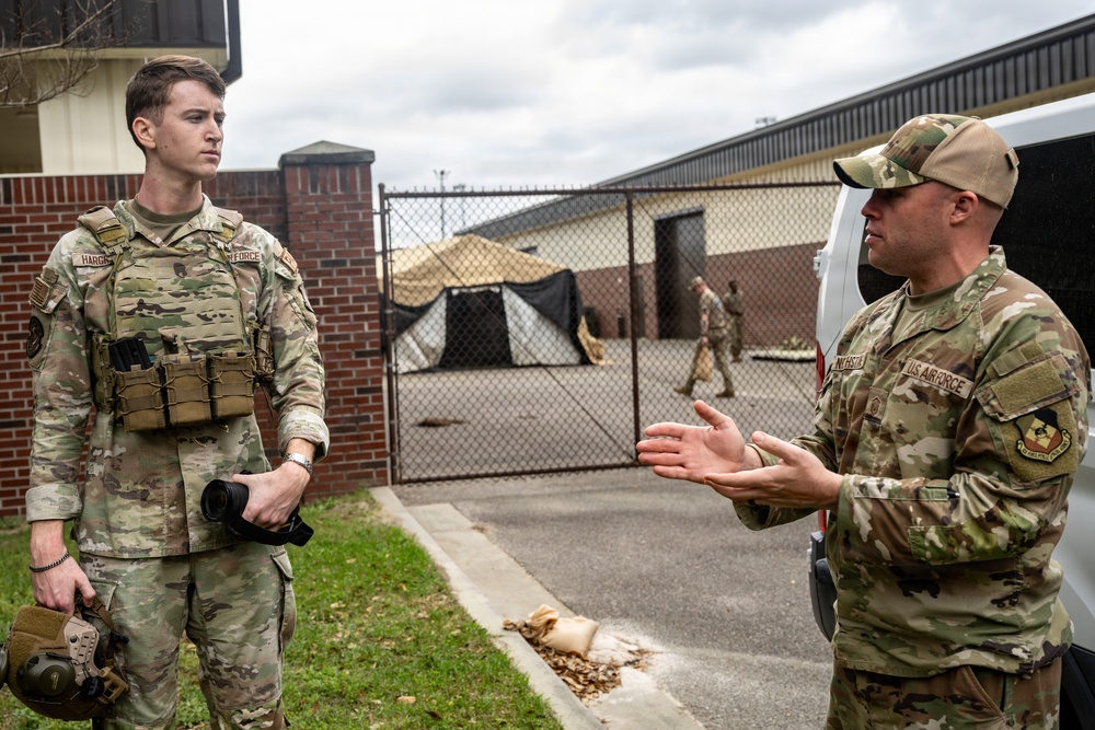 Airmen conduct expeditionary communication training during Scorpion Lens 2026