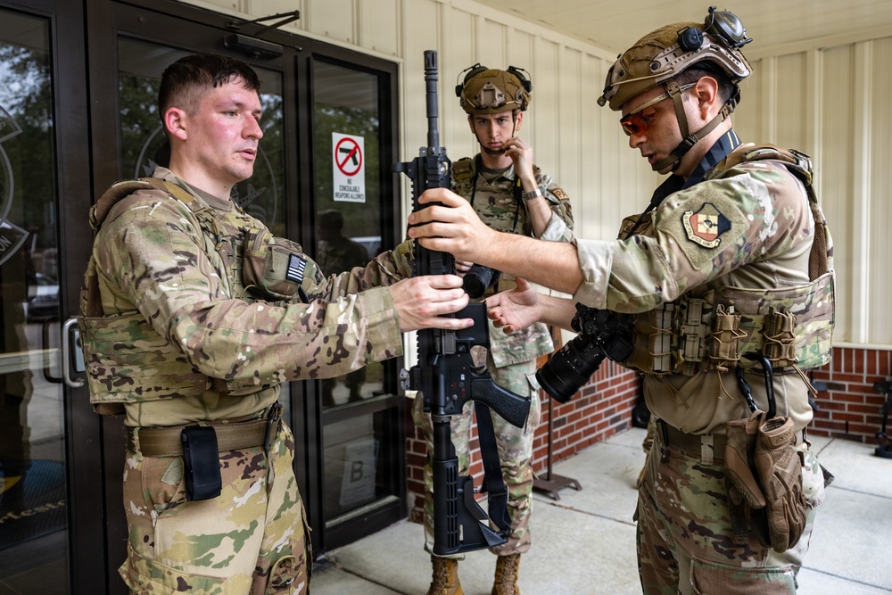 Airmen conduct expeditionary communication training during Scorpion Lens 2026