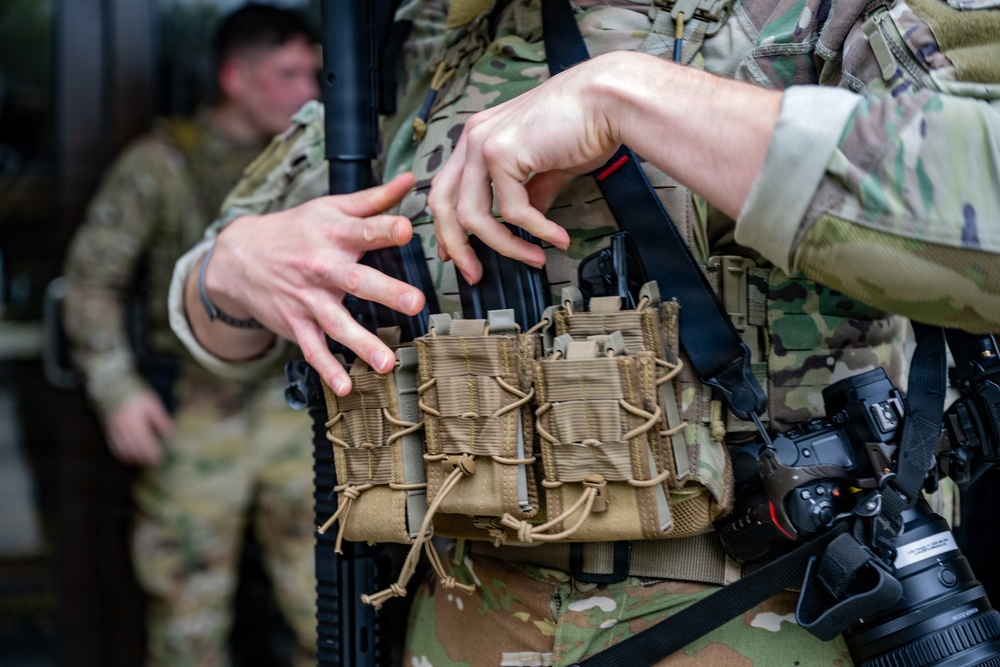 Airmen conduct expeditionary communication training during Scorpion Lens 2026