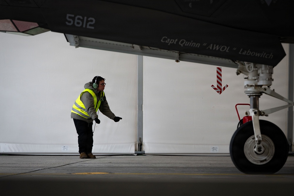 48 FW keeps operations hot at Cold Response
