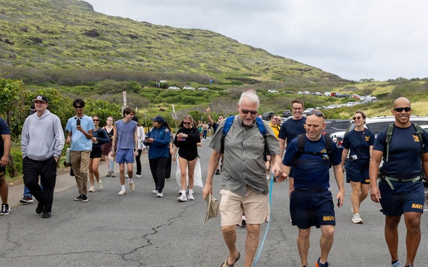 Sailors Hike With University of Hawai'i Mānoa Department of Atmospheric Sciences During Hawai'i Navy Week 2026