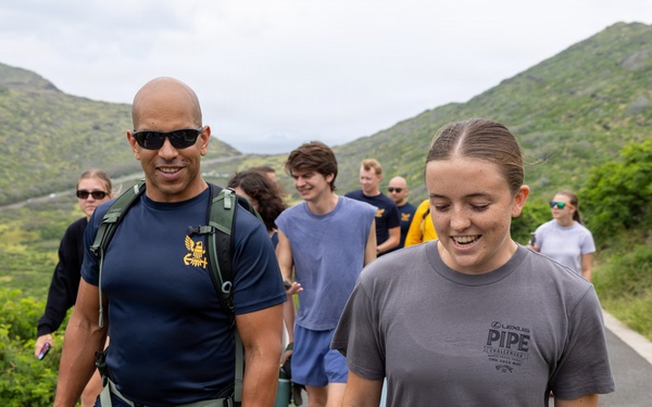 Sailors Hike With University of Hawai'i Mānoa Department of Atmospheric Sciences During Hawai'i Navy Week 2026