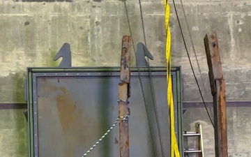 Divers help remove damaged trash rack at Arcadia Lake