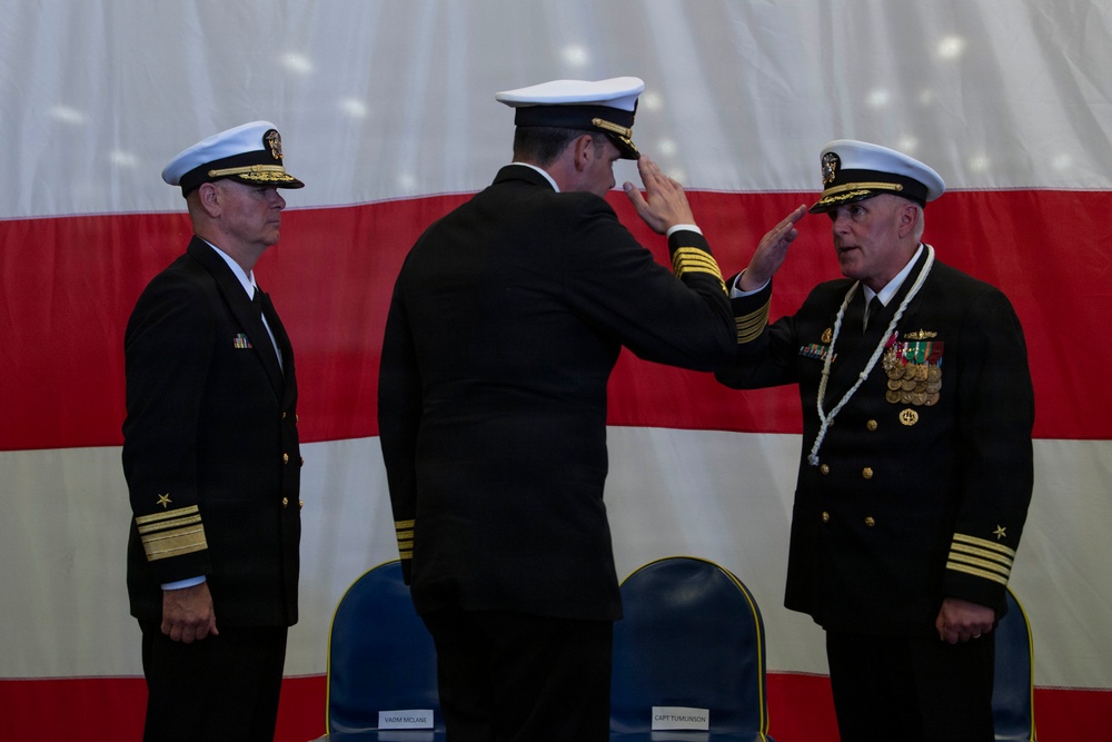 USS Boxer (LHD 4) Changes Command