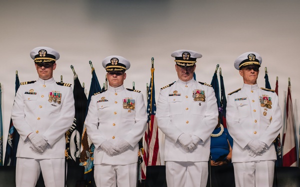 USS Hawaii (SSN 776) Holds Change of Command Ceremony