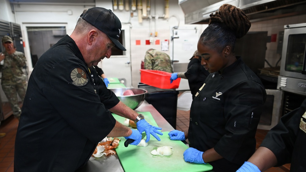Food Network Master Chef Mark Cummings trains JBPHH Hale Aina DFAC