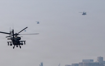 4-2 AB Apaches Conduct Refuel and Strike Operations During Talon Reach