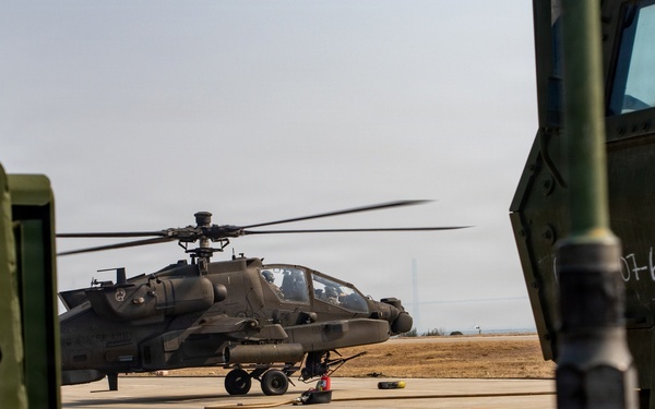 4-2 AB Apaches Conduct Refuel and Strike Operations During Talon Reach