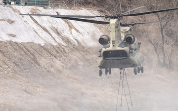 3-2 GSAB Conducts Sling Load Operations in Support of Engineers During Freedom Shield