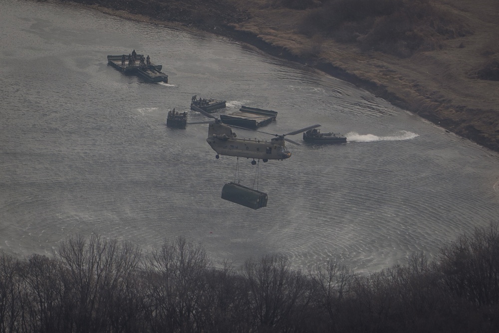 3-2 GSAB Conducts Sling Load Operations in Support of Engineers During Freedom Shield