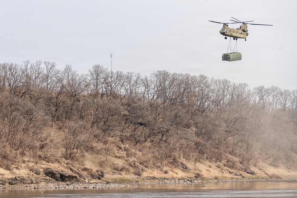 3-2 GSAB Conducts Sling Load Operations in Support of Engineers During Freedom Shield