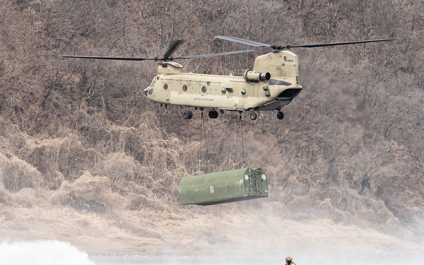 3-2 GSAB Conducts Sling Load Operations in Support of Engineers During Freedom Shield
