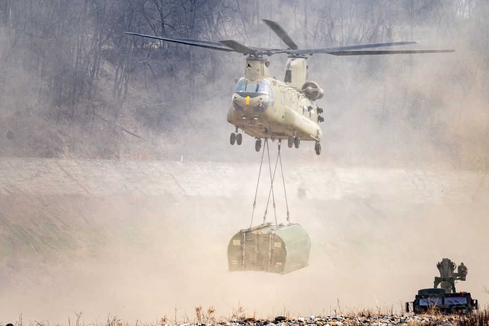3-2 GSAB Conducts Sling Load Operations in Support of Engineers During Freedom Shield