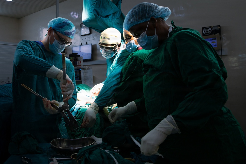 US, Tanzania medical professionals conduct orthopedic surgery during Justified Accord 26
