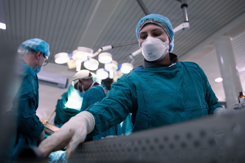 US, Tanzania medical professionals conduct orthopedic surgery during Justified Accord 26